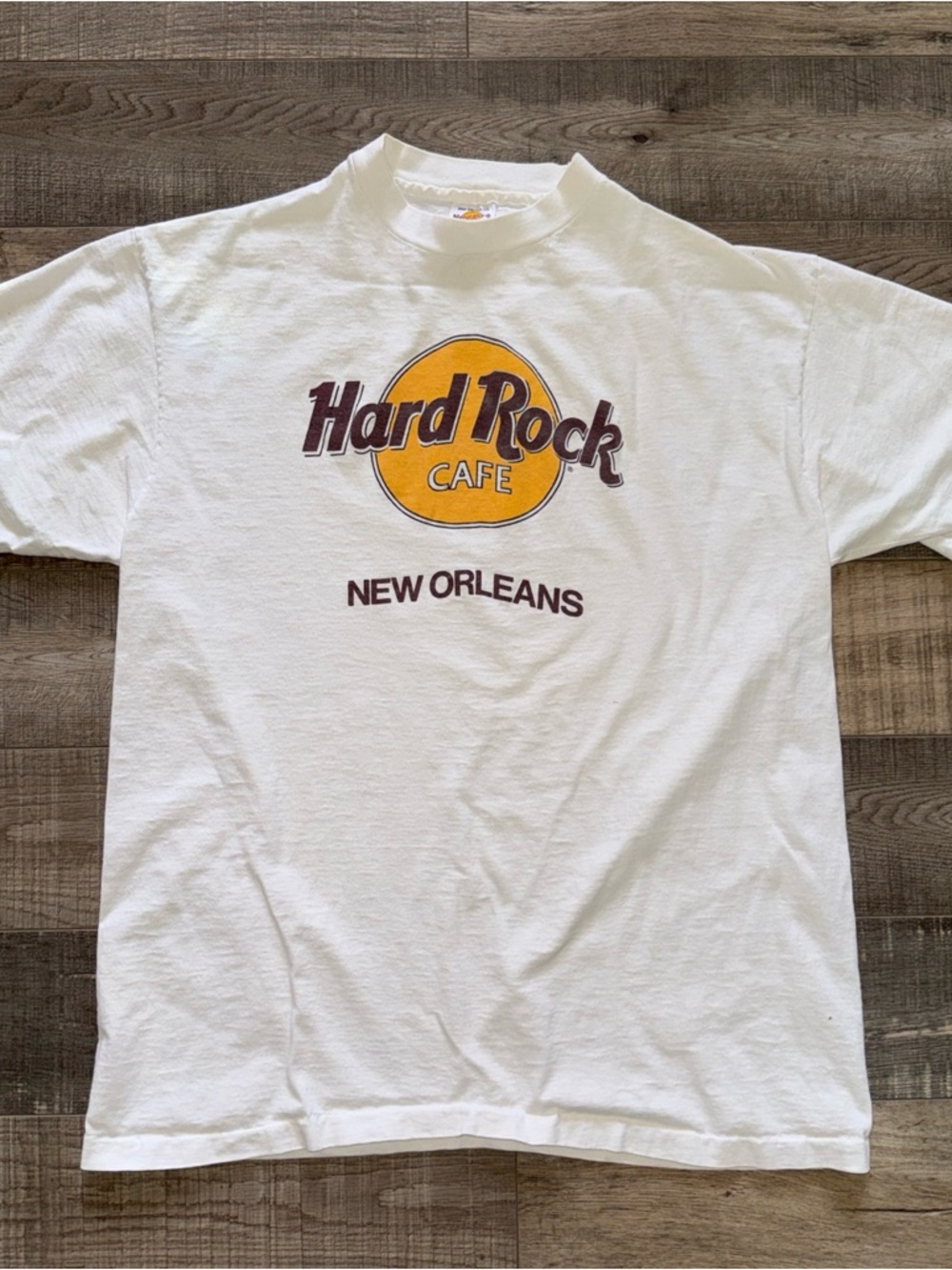 Hard Rock Cafe New Orleans White Tee with Yellow Logo xl